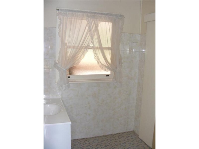 11 Binni Creek Road, Cowra NSW 2794