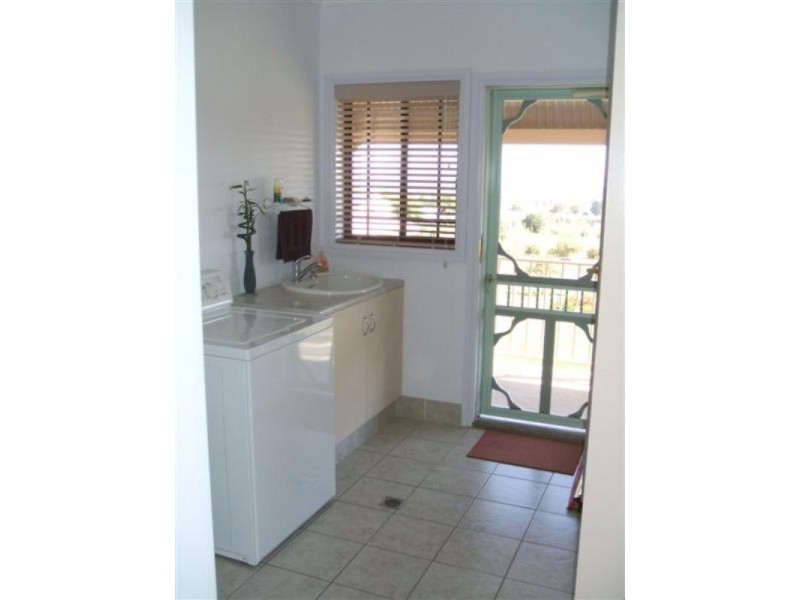 1 Gower Hardy Circuit, Cowra NSW 2794