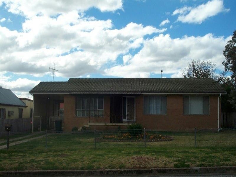 10 Parkes Street, Cowra NSW 2794
