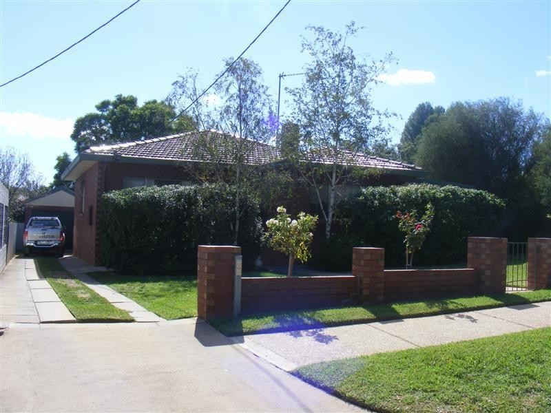 18 Pitt Street, Cowra NSW 2794