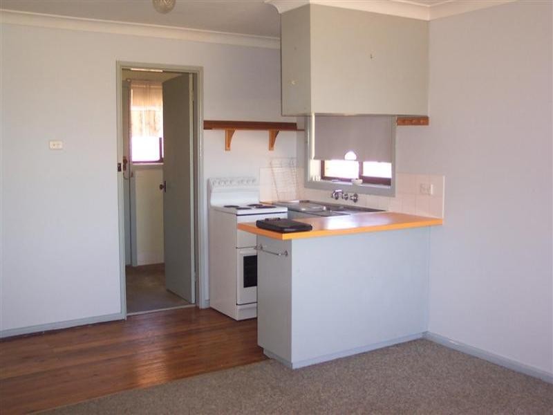 2/28 Hartley Street, Cowra NSW 2794