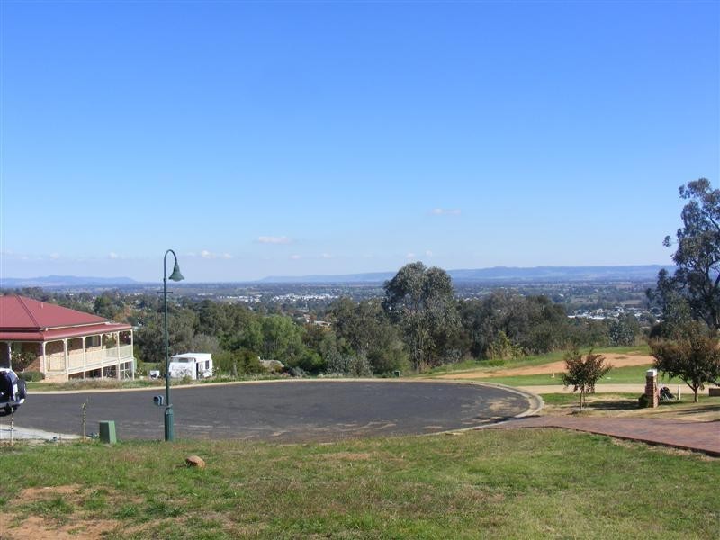 10 Paris Place, Cowra NSW 2794
