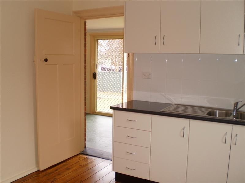 2 Argoon Street, Cowra NSW 2794