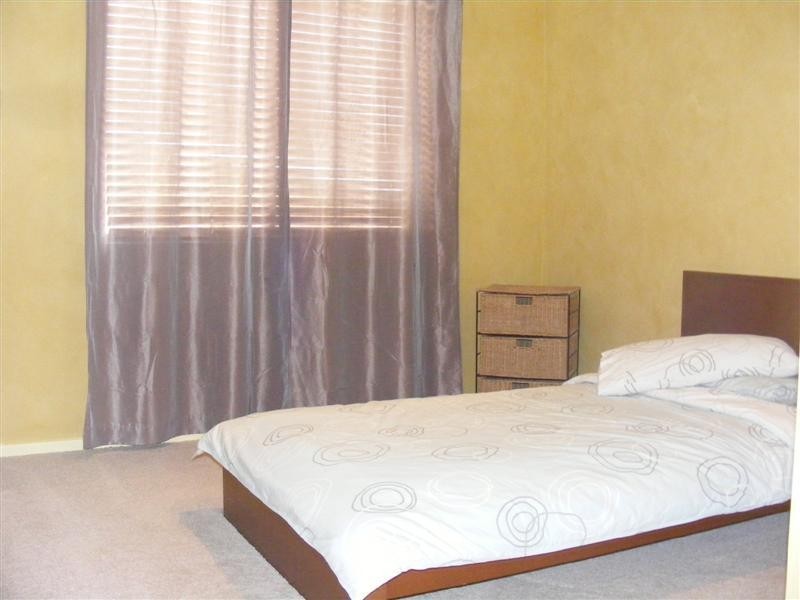 28 Newcombe Street, Cowra NSW 2794