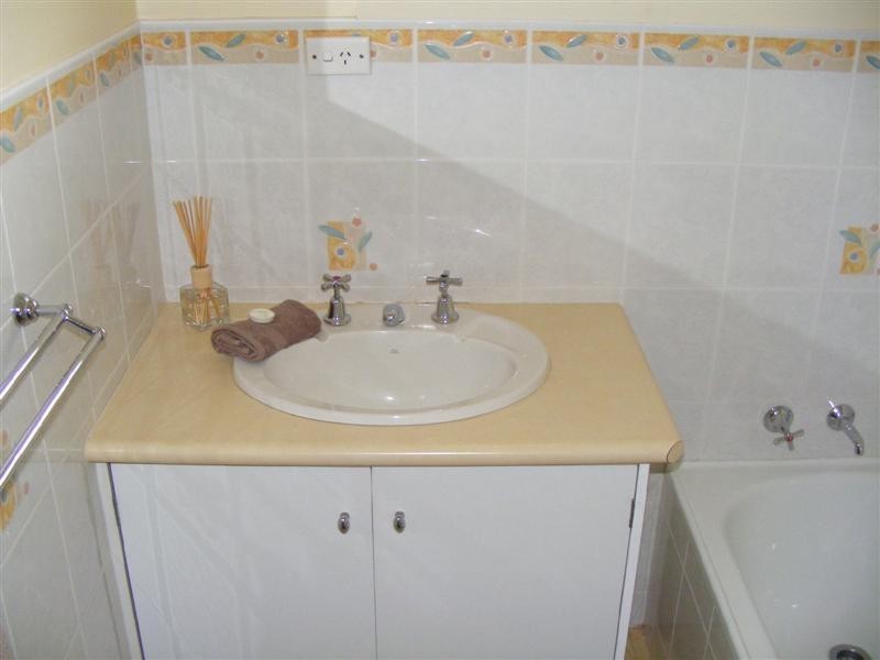 28 Newcombe Street, Cowra NSW 2794