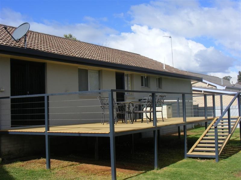 28 Newcombe Street, Cowra NSW 2794