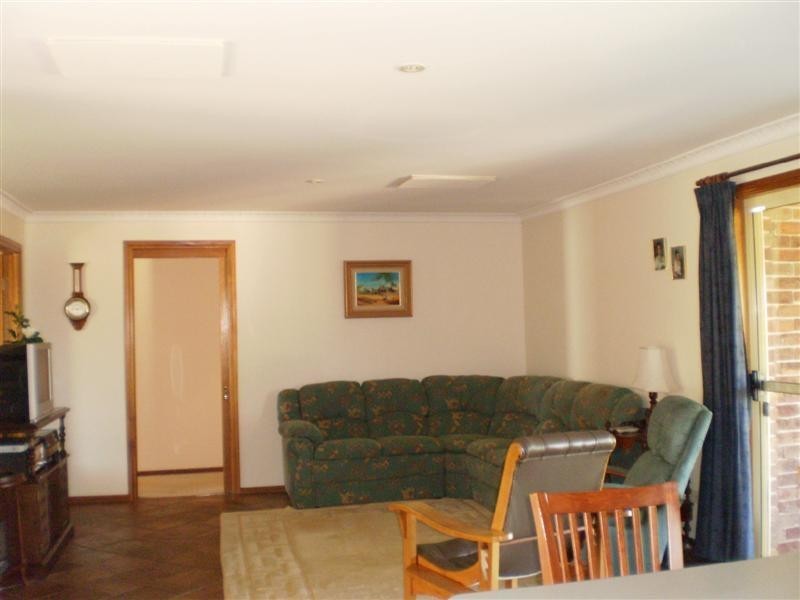 10 Grevillea Close, Cowra NSW 2794