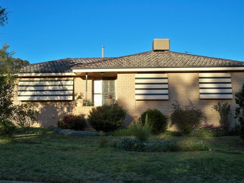 17 Yaldara Crescent, Cowra NSW 2794