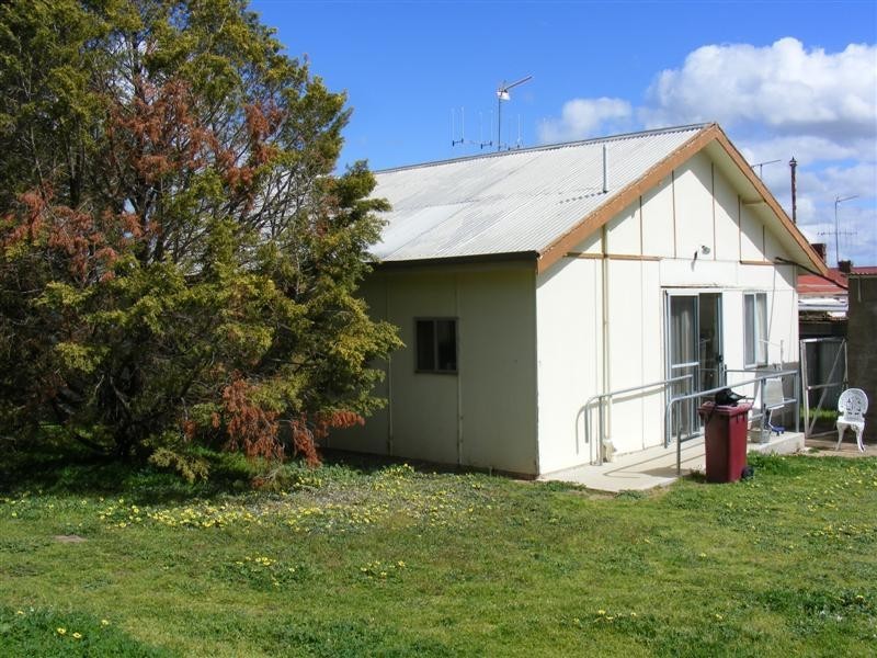 22 Brougham Street, Cowra NSW 2794