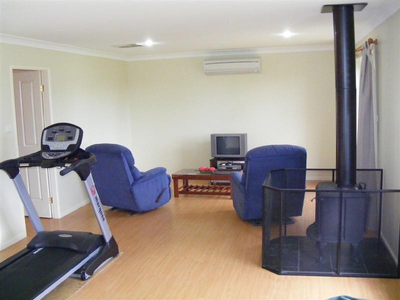 15 Eucalypt Close, Cowra NSW 2794