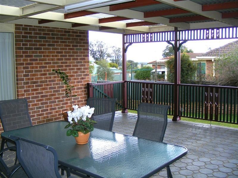 15 Eucalypt Close, Cowra NSW 2794