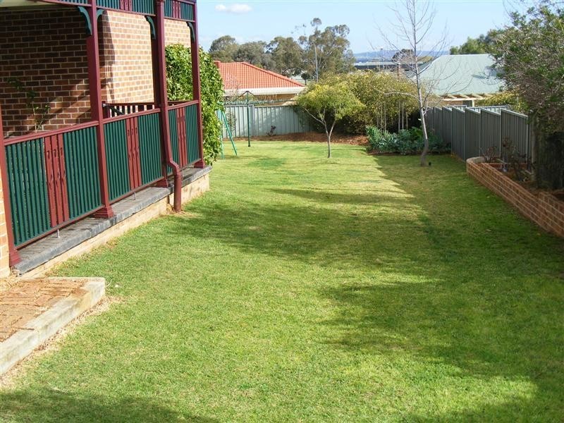 15 Eucalypt Close, Cowra NSW 2794