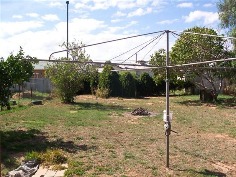 35 Lee Street, Cowra NSW 2794