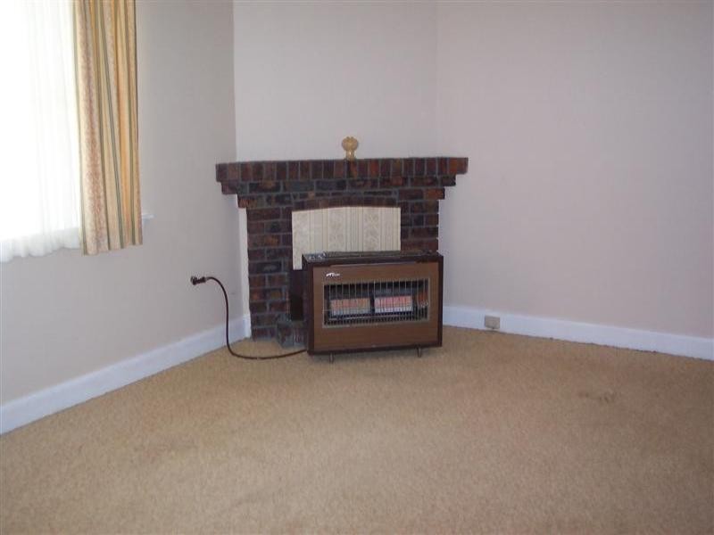 151 Fitzroy Street, Cowra NSW 2794