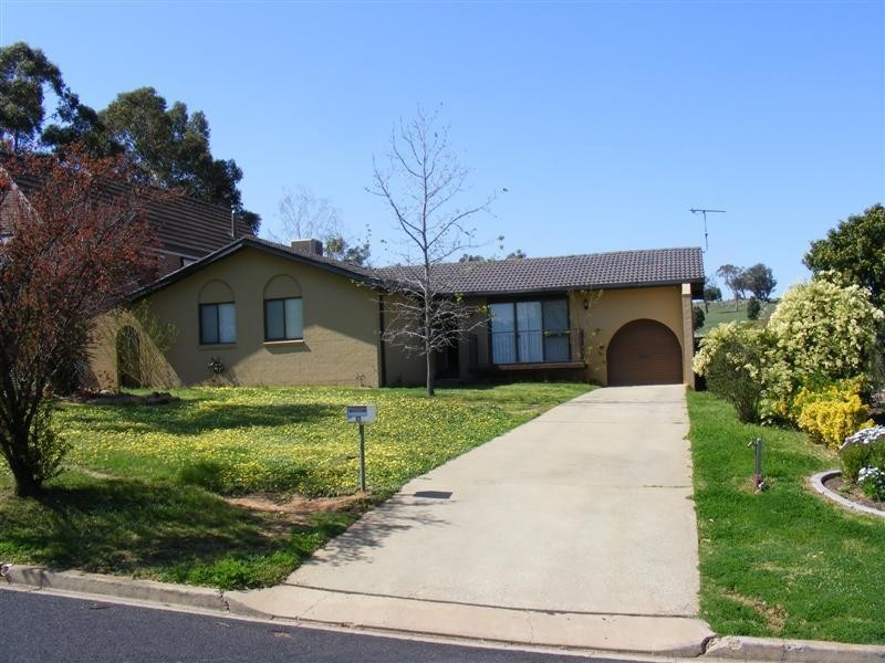 13 Amaroo Avenue, Cowra NSW 2794