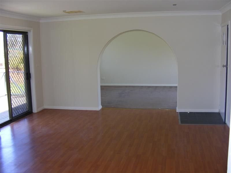 13 Amaroo Avenue, Cowra NSW 2794