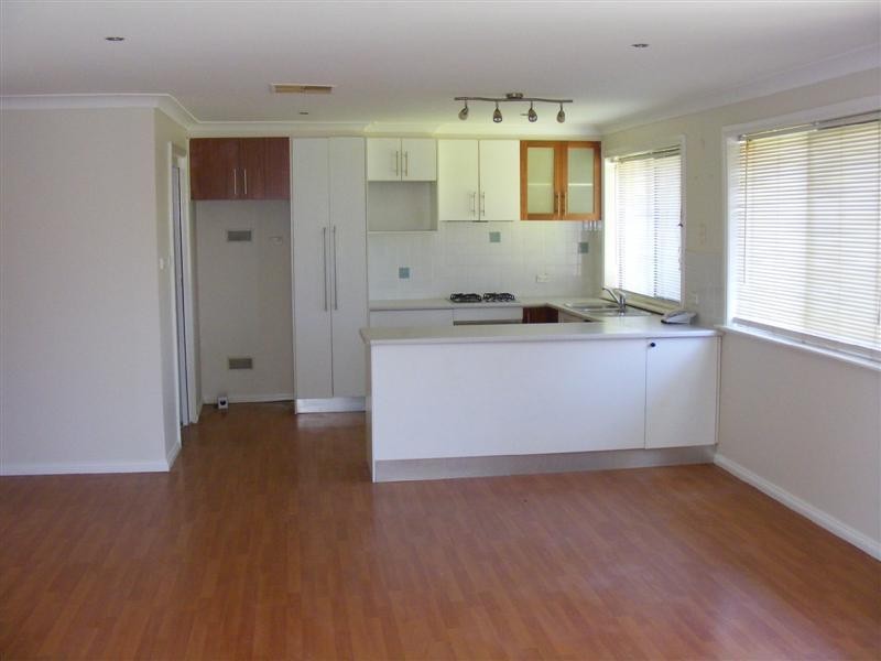 13 Amaroo Avenue, Cowra NSW 2794