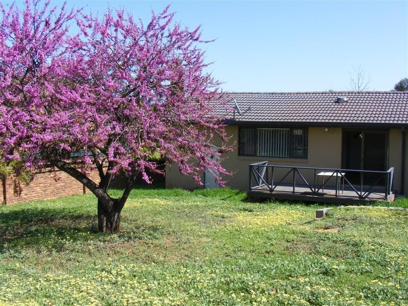 13 Amaroo Avenue, Cowra NSW 2794