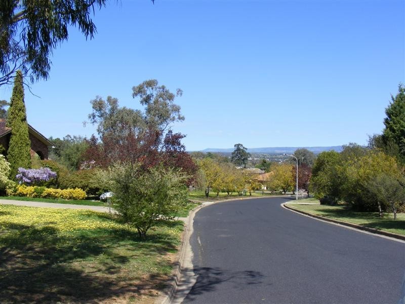 13 Amaroo Avenue, Cowra NSW 2794