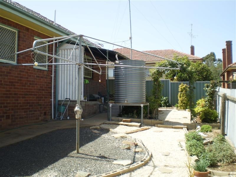 9 Liverpool Street, Cowra NSW 2794