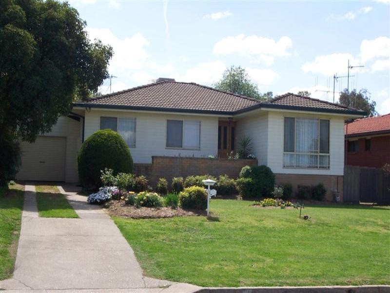 76 Bourke Street, Cowra NSW 2794