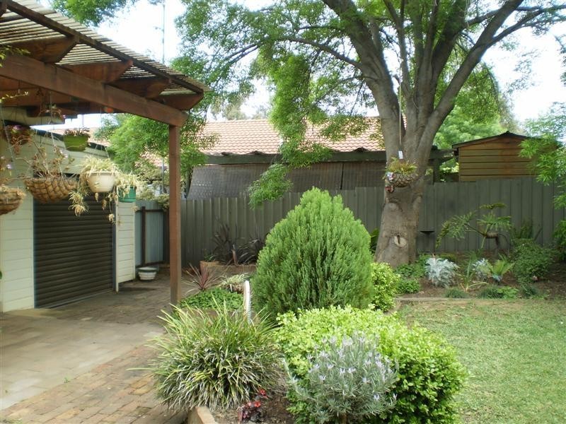76 Bourke Street, Cowra NSW 2794