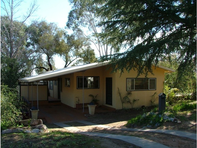 20 Henderson Street, Cowra NSW 2794