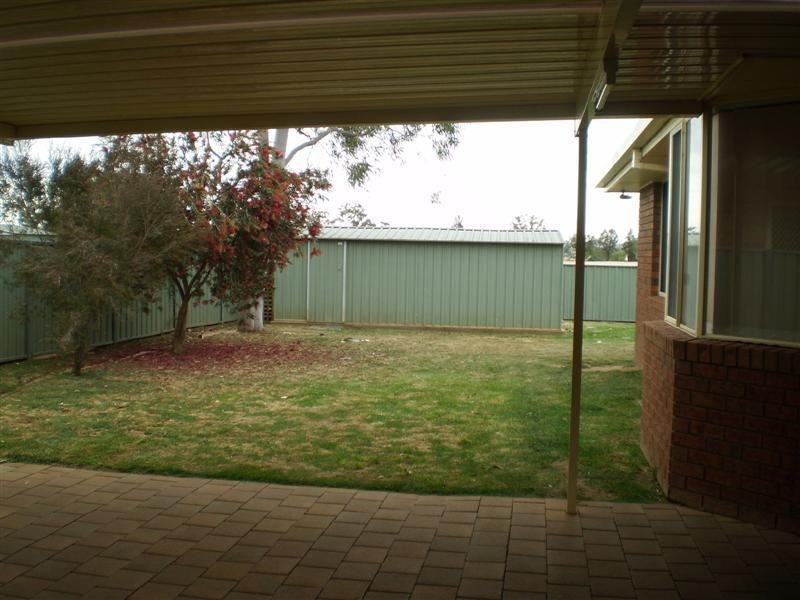 75 Lyall Street, Cowra NSW 2794