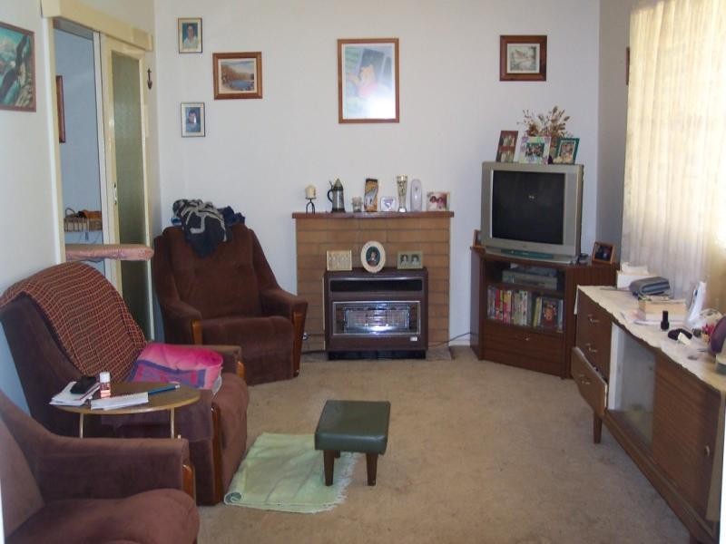 98 Redfern Street, Cowra NSW 2794