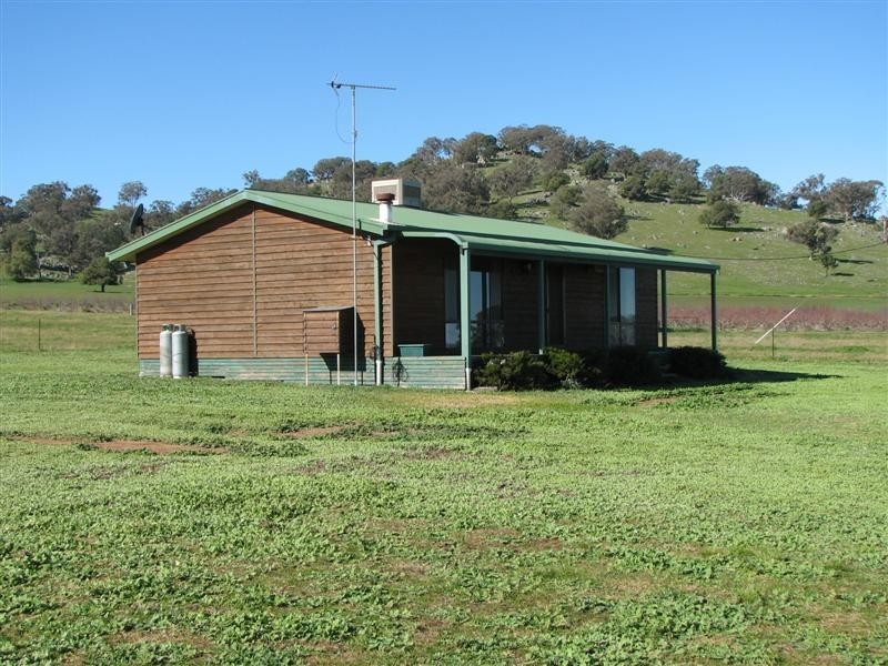 1932 Canowindra Road, Cowra NSW 2794