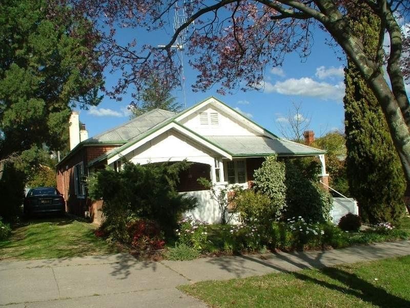 151 Fitzroy Street, Cowra NSW 2794