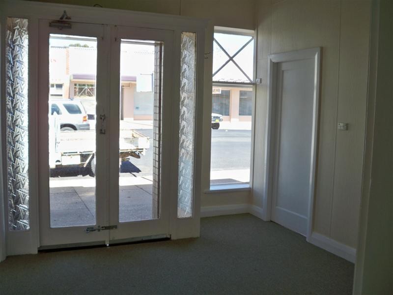 12 Macquarie Street, Cowra NSW 2794