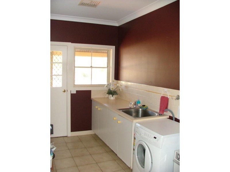 91 Waratah Street, Cowra NSW 2794