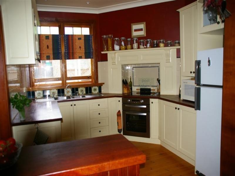 16 Binni Creek Road, Cowra NSW 2794