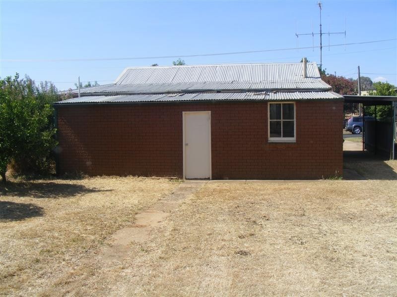 15 Dungaleer Street, Cowra NSW 2794