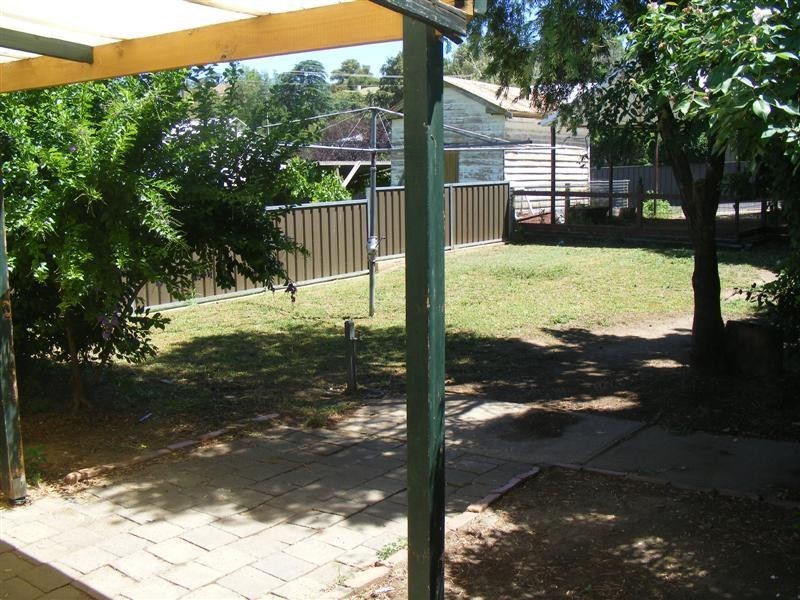 38 Liverpool Street, Cowra NSW 2794