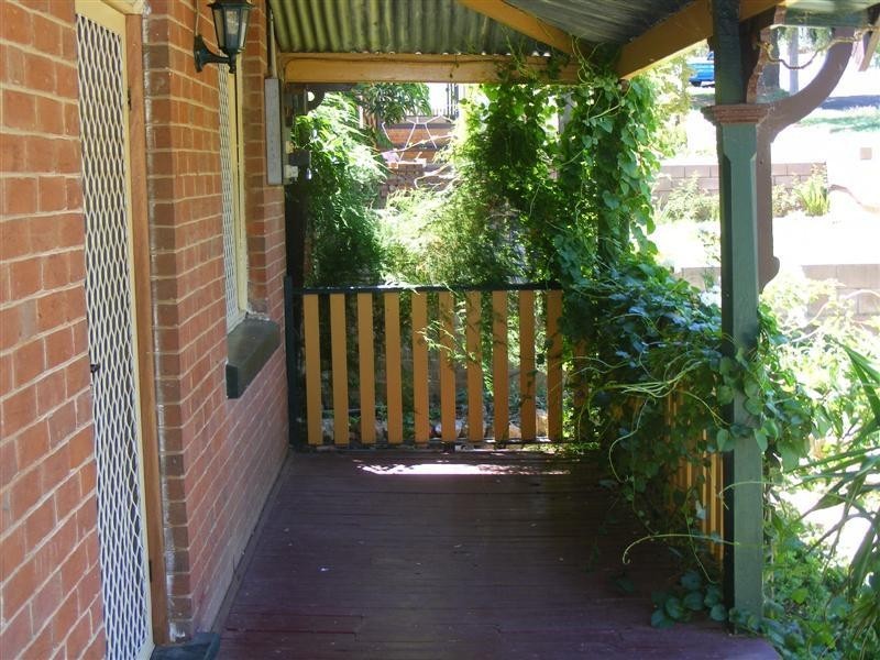 38 Liverpool Street, Cowra NSW 2794