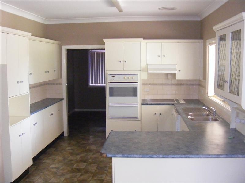 23 Cooyal Street, Cowra NSW 2794