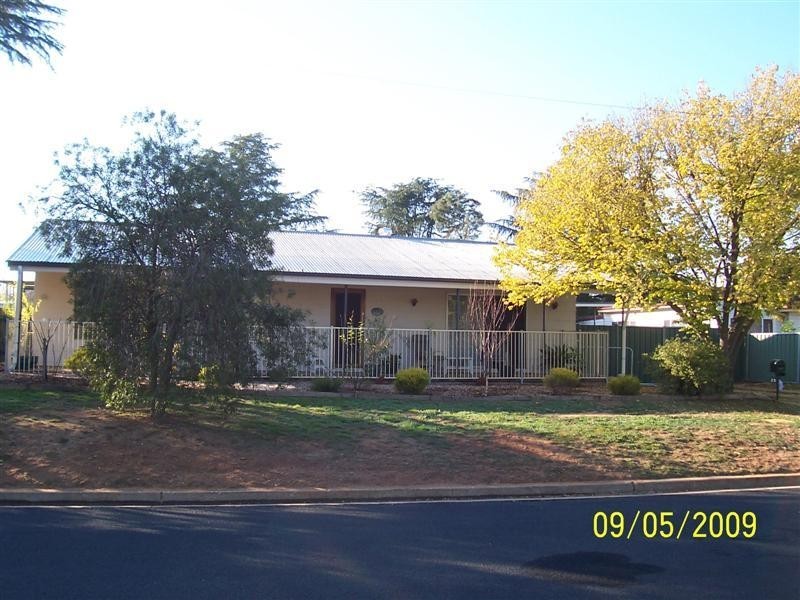 23 Cooyal Street, Cowra NSW 2794