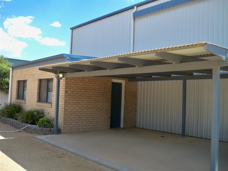 1-42 FISHBURN Street, Cowra NSW 2794