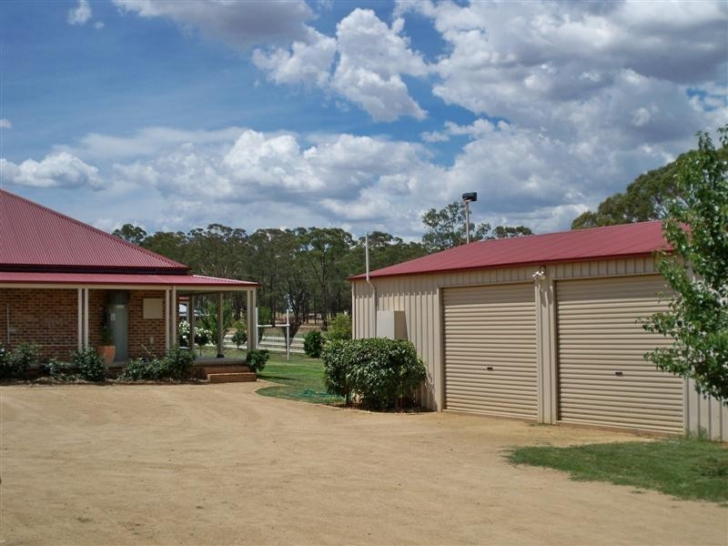 15 Battalion Drive, Cowra NSW 2794