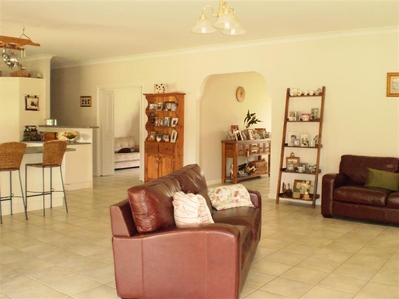 15 Battalion Drive, Cowra NSW 2794