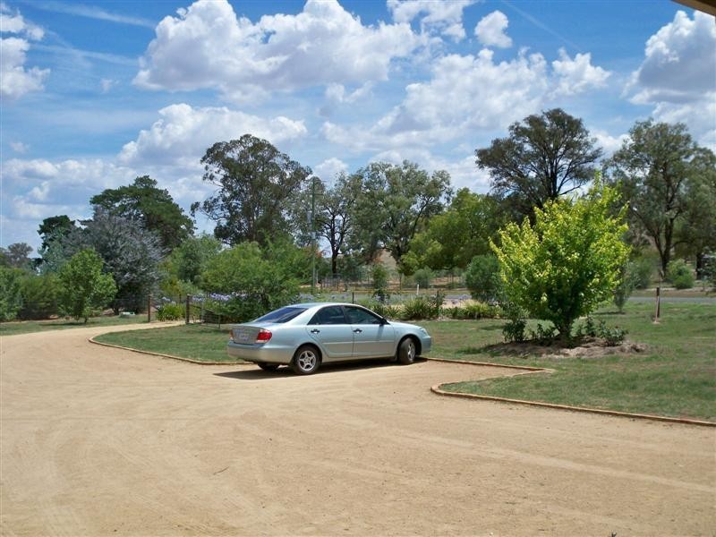 15 Battalion Drive, Cowra NSW 2794