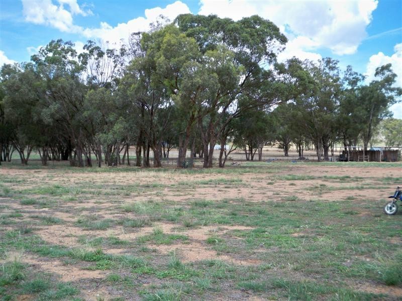 15 Battalion Drive, Cowra NSW 2794