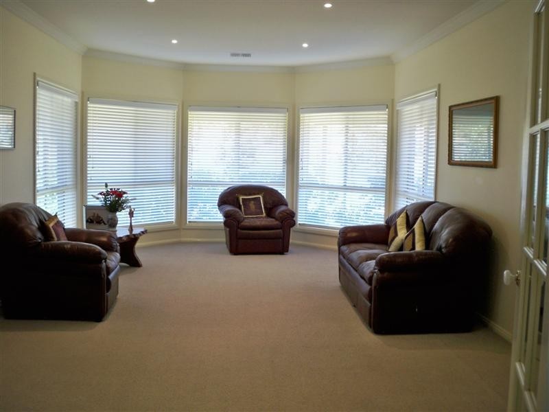 9 Shepherd Avenue, Cowra NSW 2794