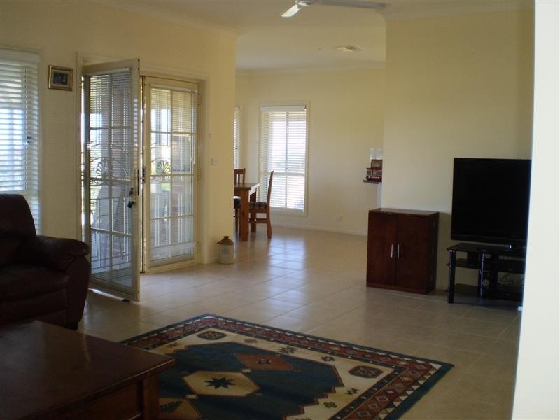 9 Shepherd Avenue, Cowra NSW 2794