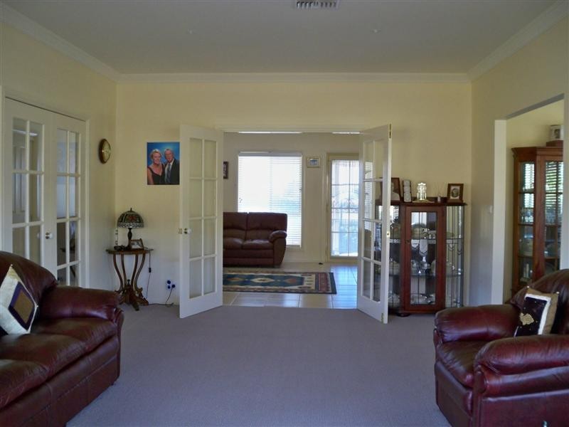 9 Shepherd Avenue, Cowra NSW 2794