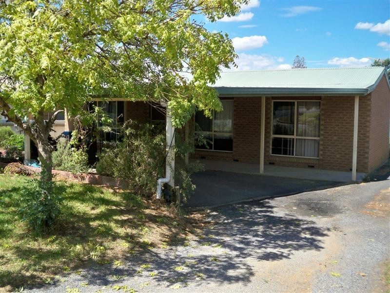19 RANKIN Street, Cowra NSW 2794