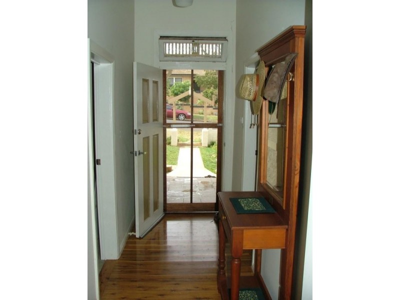 8 Smith Street, Cowra NSW 2794