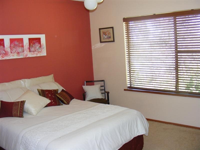 11 Kanangra Street, Cowra NSW 2794